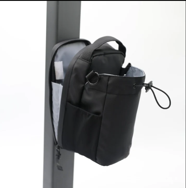Large Capacity Magnetic Suction Portable And Versatile Fitness Kettle Pannier Bag